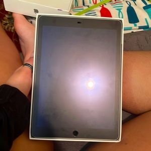 ipad Air 2 Space Grey Fourth Gen, NO REFUND